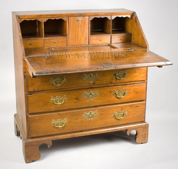 Desk, Slant Lid, Chippendale, Maple, 34'' Wide
New England
1780, entire view